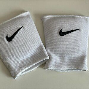 COPY - Nike Essentials Volleyball Knee Pads -XS/S